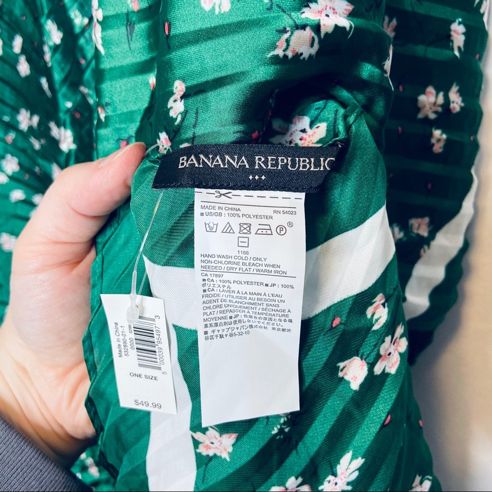 NWT Banana Republic Crinkle Wrap in Emerald Green - Picture 8 of 8